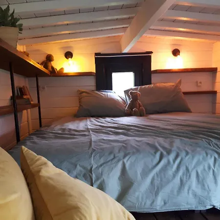 Alpesi faház Tiny House, Sauna Hot Tub Airco Namur Ardennes