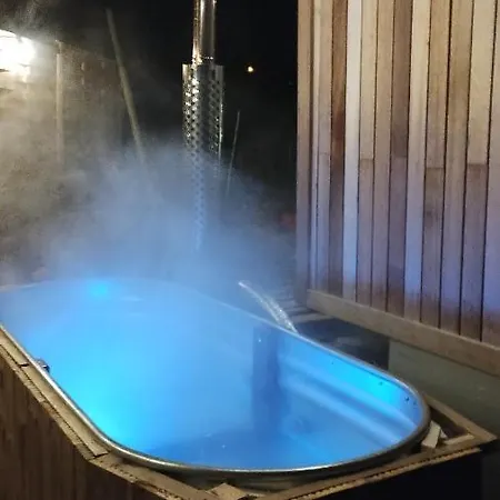 Tiny House, Sauna Hot Tub Airco Namur Ardennes Gesves