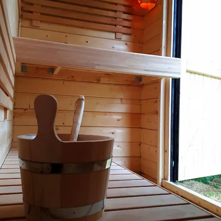 Tiny House, Sauna Hot Tub Namur Ardennes * Gesves