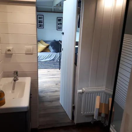 Tiny House, Sauna Hot Tub Airco Namur Ardennes *