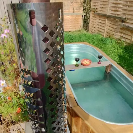 Tiny House, Sauna Hot Tub Airco Namur Ardennes Gesves