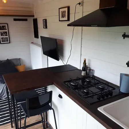 Tiny House, Sauna Hot Tub Namur Ardennes * Gesves