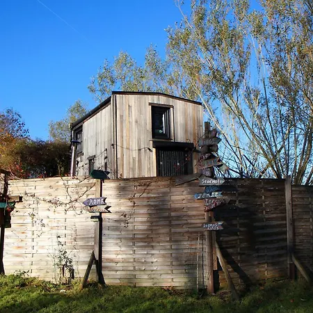 Alpesi faház Tiny House, Sauna Hot Tub Airco Namur Ardennes *